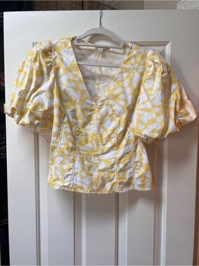 EXPRESS- Yellow Floral Puff-Sleeve V-Neck Top